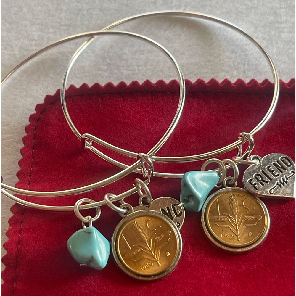 Gorgeous unique Friendship bangle bracelet